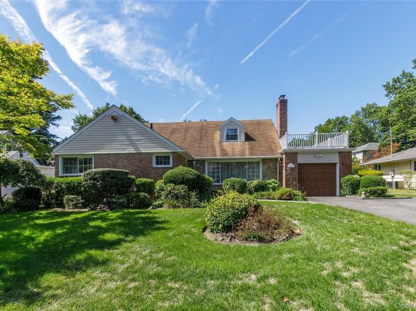 13 Linda Road, Port Washington NY 11050