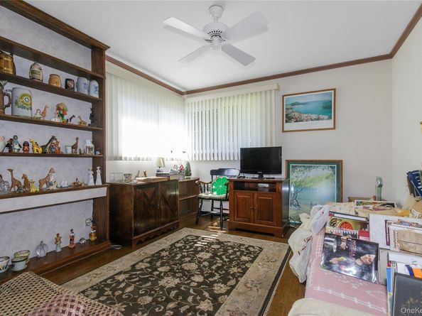 13 Linda Road, Port Washington NY 11050