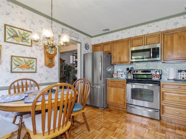 13 Linda Road, Port Washington NY 11050