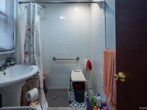 15824 75th Road, Flushing NY 11366