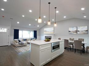 16 Eleanor Road, Plainview NY 11803