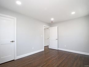 16 Eleanor Road, Plainview NY 11803