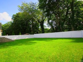 16 Eleanor Road, Plainview NY 11803