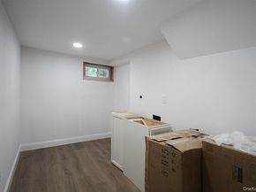 16 Eleanor Road, Plainview NY 11803