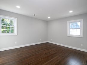 16 Eleanor Road, Plainview NY 11803