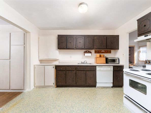 181 Hot Water Street, Manorville NY 11949