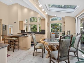 18 Roundtree Drive, Melville NY 11747