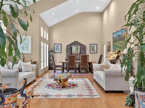 18 Roundtree Drive, Melville NY 11747