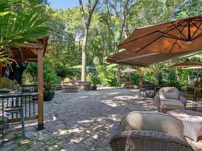 18 Roundtree Drive, Melville NY 11747