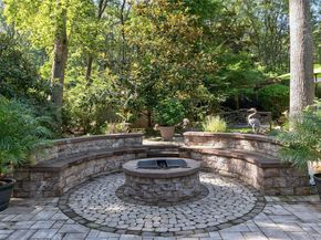 18 Roundtree Drive, Melville NY 11747