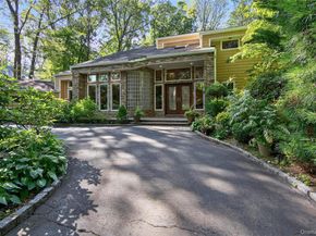 18 Roundtree Drive, Melville NY 11747