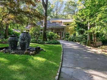 18 Roundtree Drive