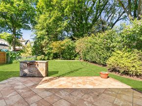 37 Parkview Court, White Plains NY 10603