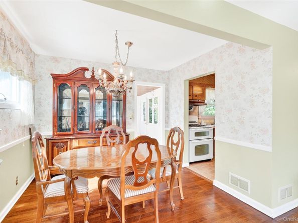 37 Parkview Court, White Plains NY 10603