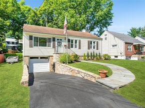 37 Parkview Court, White Plains NY 10603