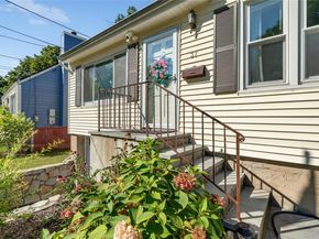 37 Parkview Court, White Plains NY 10603