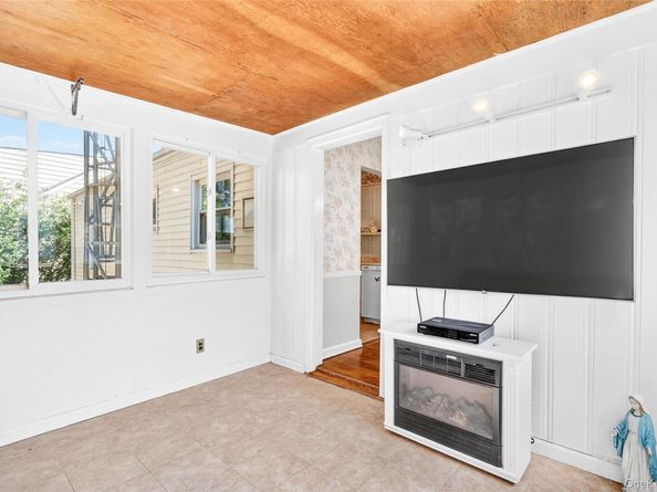 37 Parkview Court, White Plains NY 10603