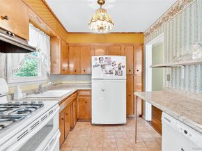 37 Parkview Court, White Plains NY 10603