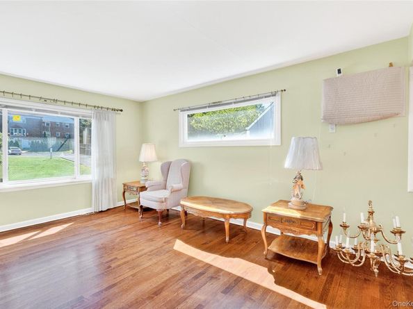 37 Parkview Court, White Plains NY 10603