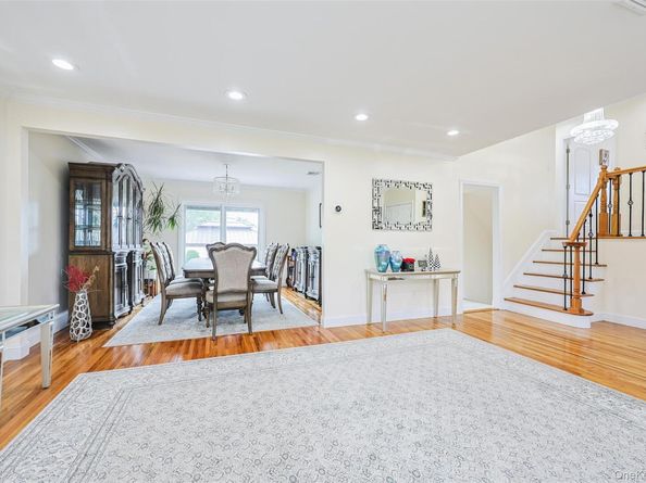 104 Beverly Place, Levittown NY 11756