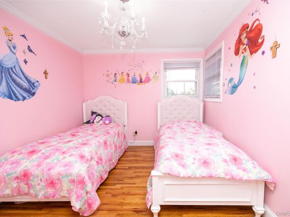 104 Beverly Place, Levittown NY 11756