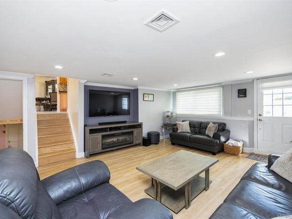 104 Beverly Place, Levittown NY 11756