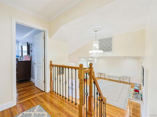 104 Beverly Place, Levittown NY 11756