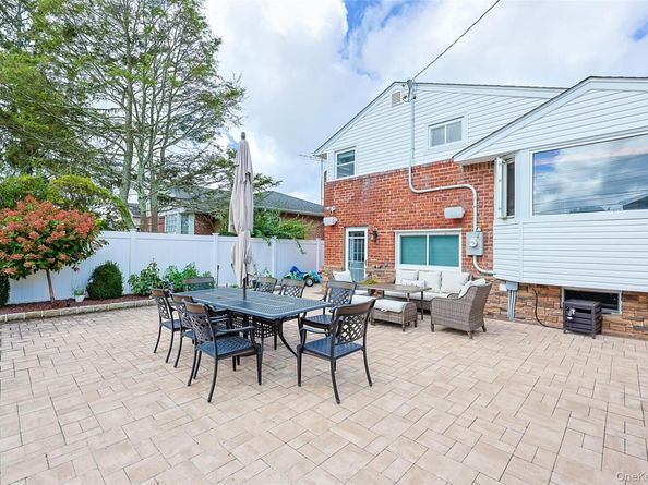 104 Beverly Place, Levittown NY 11756