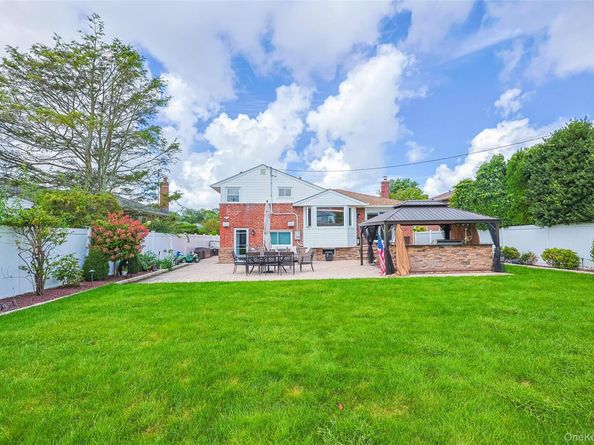 104 Beverly Place, Levittown NY 11756