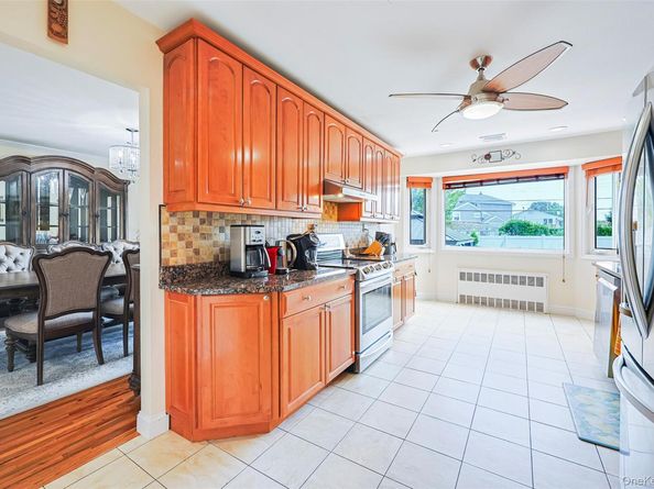 104 Beverly Place, Levittown NY 11756