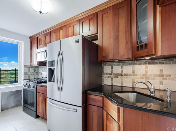 39-20 52nd Street 4D, Woodside NY 11377
