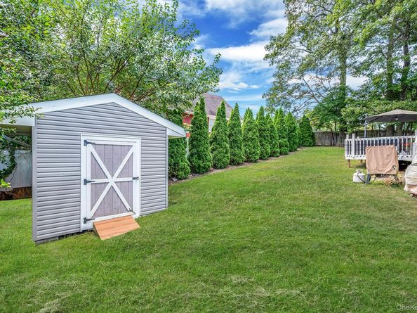 42 Apricot Place, Ronkonkoma NY 11779
