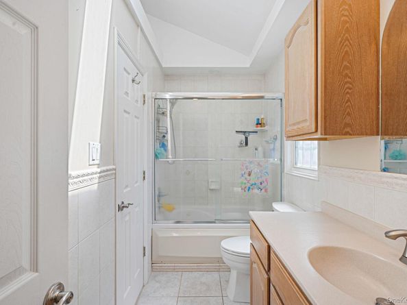 42 Apricot Place, Ronkonkoma NY 11779