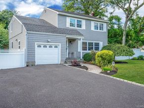 42 Apricot Place, Ronkonkoma NY 11779