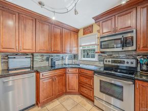 42 Apricot Place, Ronkonkoma NY 11779