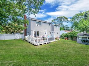 42 Apricot Place, Ronkonkoma NY 11779