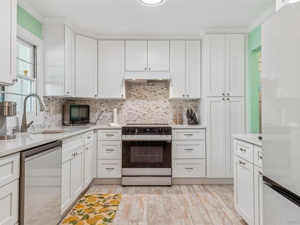 40 Donellan Road, Hampton Bays NY 11946