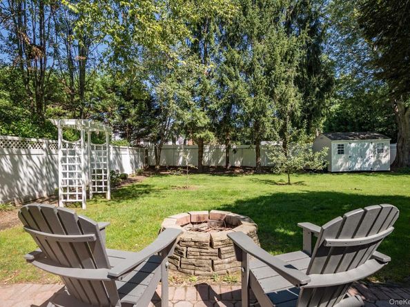 100 Coverly Place, Melville NY 11747