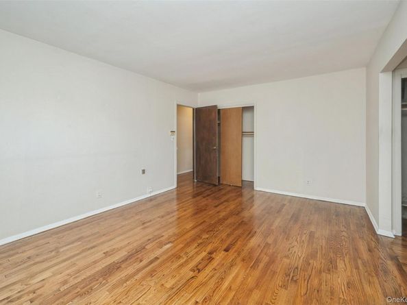 2048 Holland Way, Merrick NY 11566