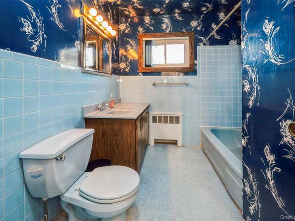 2048 Holland Way, Merrick NY 11566