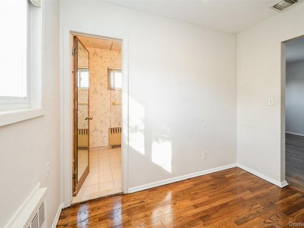 2048 Holland Way, Merrick NY 11566