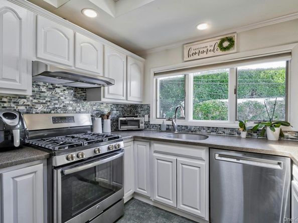 17 Hill Road, Farmingdale NY 11735