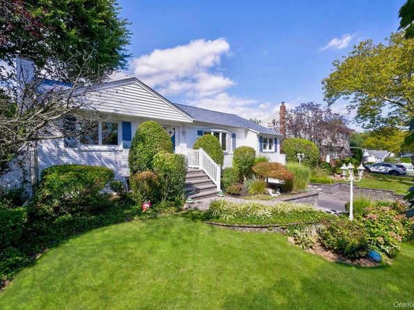 17 Hill Road, Farmingdale NY 11735