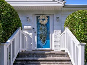 17 Hill Road, Farmingdale NY 11735