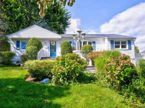 17 Hill Road, Farmingdale NY 11735