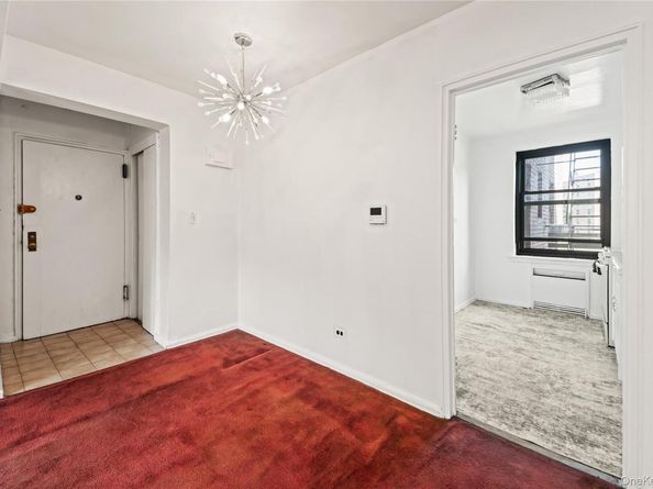 73-45 210th Street 3F, Bayside NY 11364