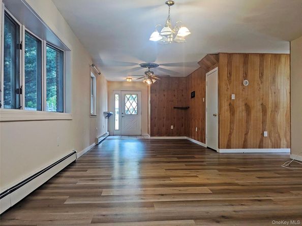 59 Maplewood Avenue, Selden NY 11784