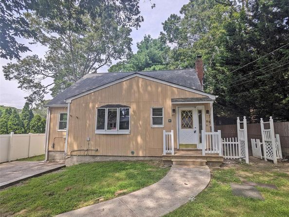 59 Maplewood Avenue, Selden NY 11784