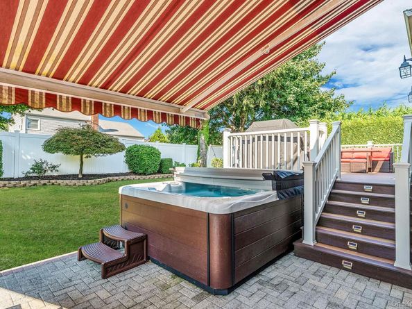 271 N. Kentucky Avenue, Massapequa NY 11758