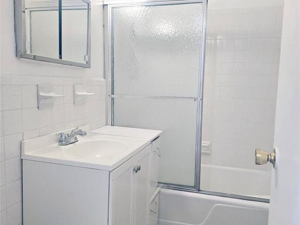 2015 Saint Paul Avenue 6B, Bronx NY 10461